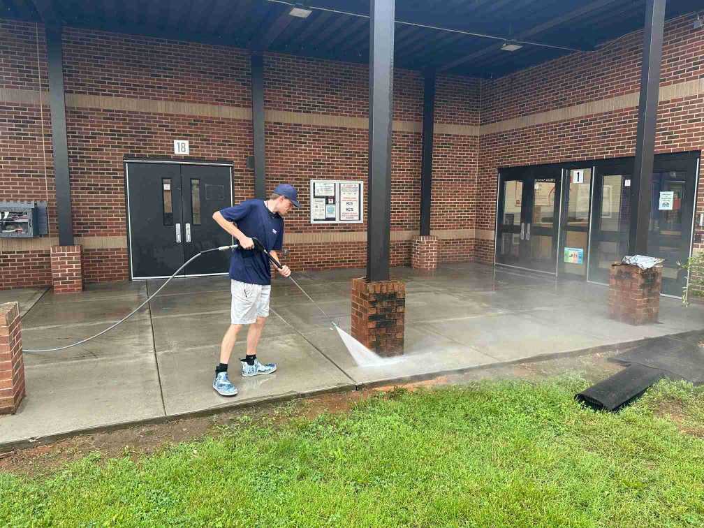 chemicals-pressure-washing-concrete-patio